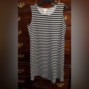 Three Seasons Maternity Black and White Sheath Mini dress.